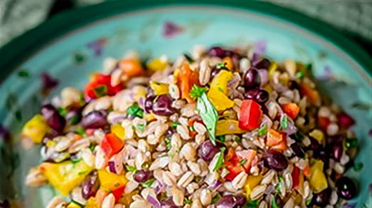 Farro Met Zwarte Bonen En Verse Kruiden